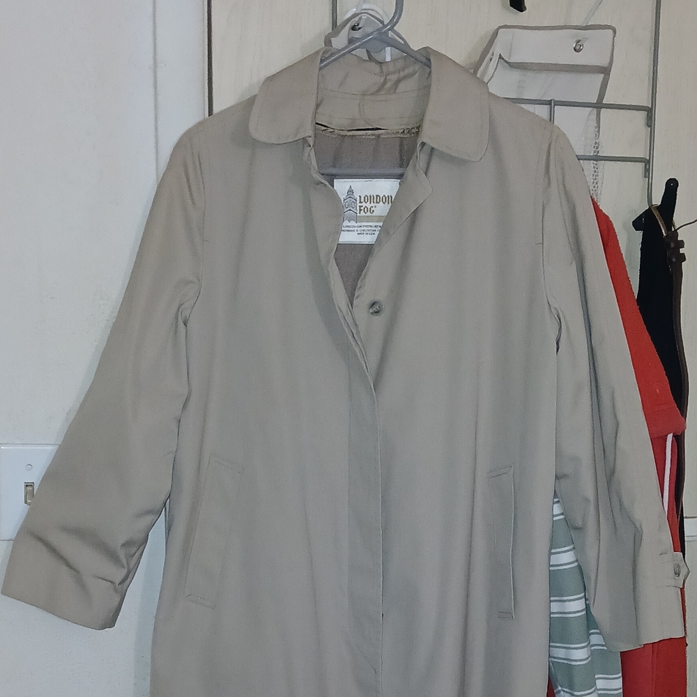 London Fog Light Tan Overcoat Like New Zip In Wool Lining